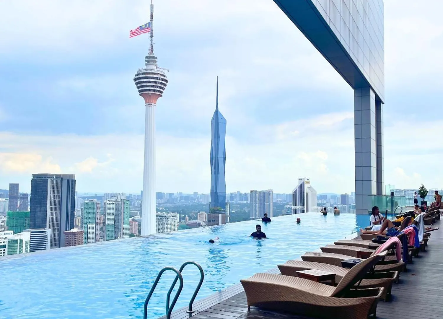 Hotel The Suites By Dream Inn - 2 Bedroom Family Presidential Suite Kuala Lumpur